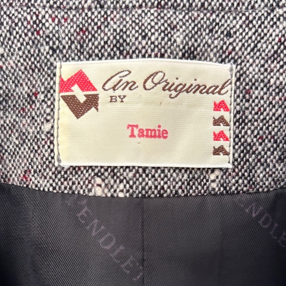 Hand Tailored from Pendleton Tweed Blazer with Two-Button Design 3/4 Sleeves - Picture 2 of 14